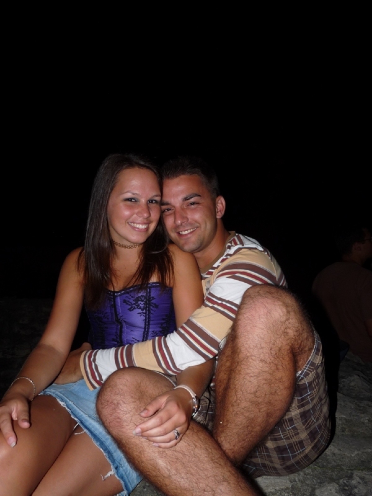 Anett és Feri egymáshoz bújva egy nyári estén, 2009